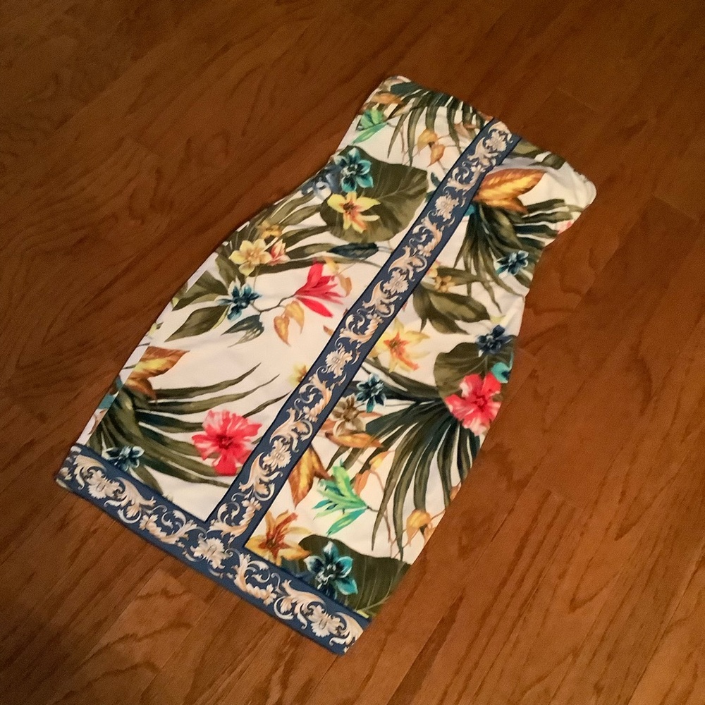 Sundress - Picture 3 of 7